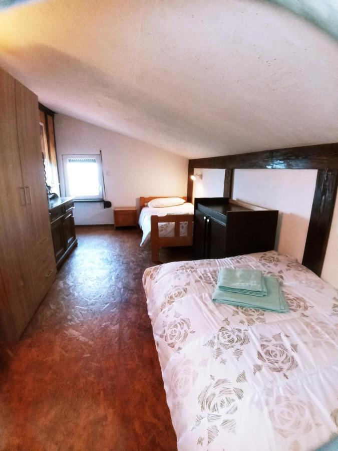 Apartments Pomjan Pogled Na Gore Eksteriør billede
